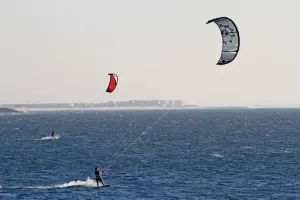 Odkryj Magię Kitesurfingu na Sycylijskich Plażach